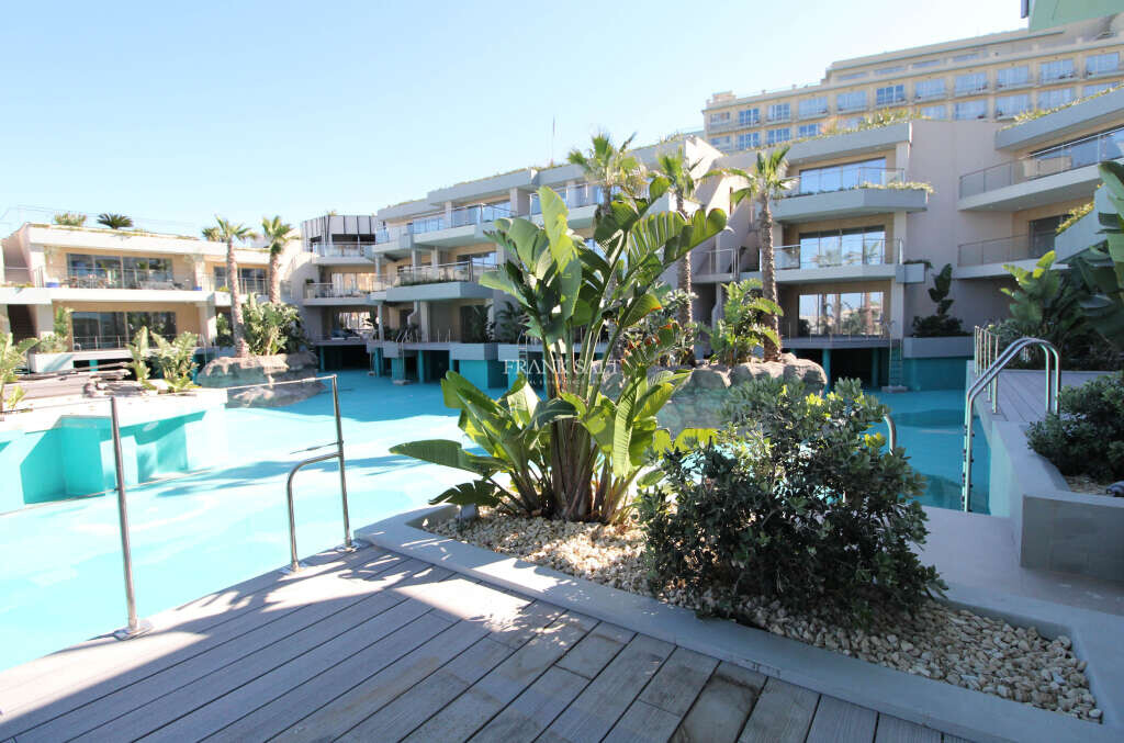 2 bedrooms Apartment in Saint Julian's, Malta No. 4282