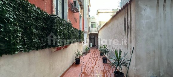 2 bedrooms Apartment in Catania, Italy No. 297654 2