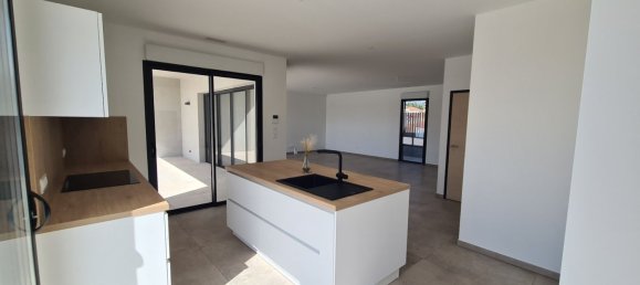 2 bedrooms Penthouse in Beziers, France No. 299714 2