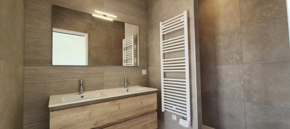 2 bedrooms Penthouse in Beziers, France No. 299714 3