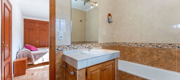 3 bedrooms House in Coin, Spain No. 141121 11