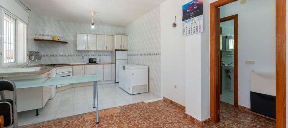 3 bedrooms House in Coin, Spain No. 141121 4