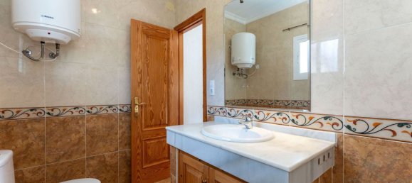 3 bedrooms House in Coin, Spain No. 141121 12