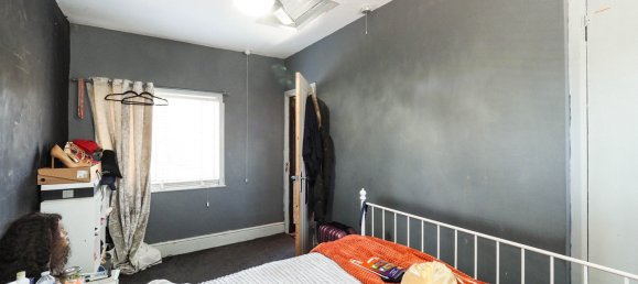  House in Derby, United Kingdom No. 1993 12