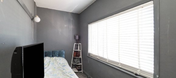  House in Derby, United Kingdom No. 1993 10