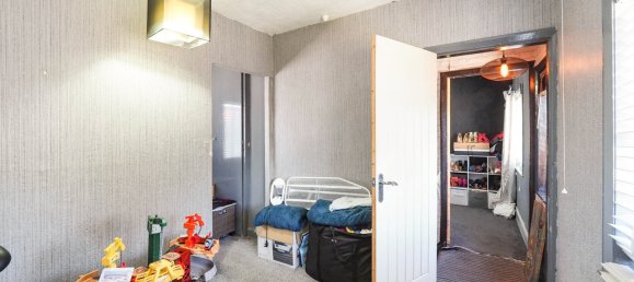  House in Derby, United Kingdom No. 1993 9