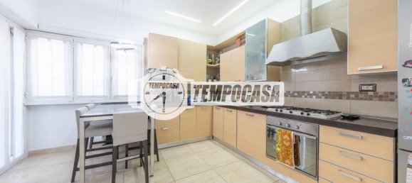 3 bedrooms Apartment in Rome, Italy No. 321437 7