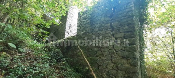 2 bedrooms House in Bracca, Italy No. 105628 2