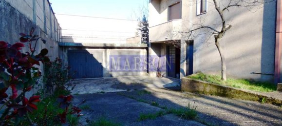 7-Zimmer Villa in Canegrate, Italy, Nr. 81577 11