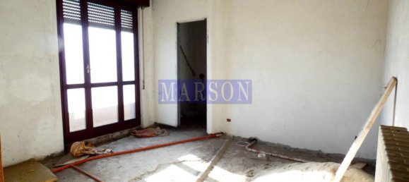 7-Zimmer Villa in Canegrate, Italy, Nr. 81577 22