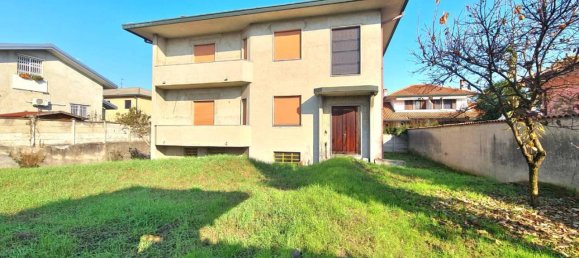 7-Zimmer Villa in Canegrate, Italy, Nr. 81577 4
