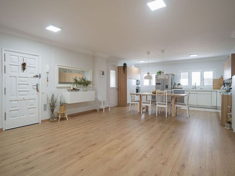 4 bedrooms Apartment in Las Palmas De Gran Canaria, Spain No. 243750