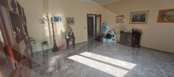 Imóvel comercial de 4 divisões em Triggiano, Italy N.º 21693 6