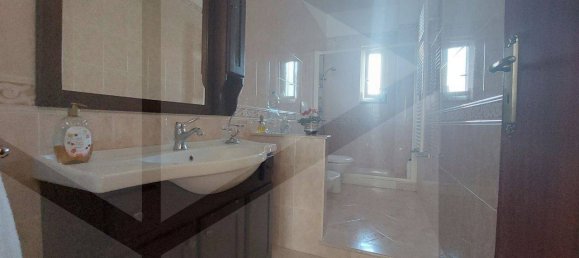 Imóvel comercial de 4 divisões em Triggiano, Italy N.º 21693 16