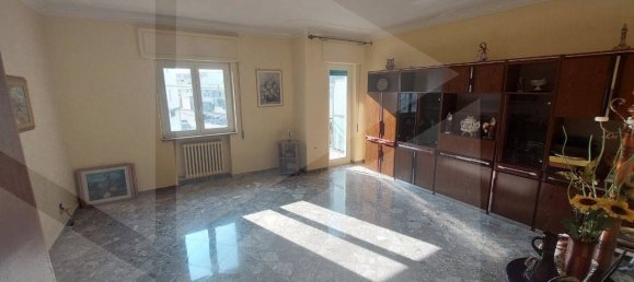 Imóvel comercial de 4 divisões em Triggiano, Italy N.º 21693 3