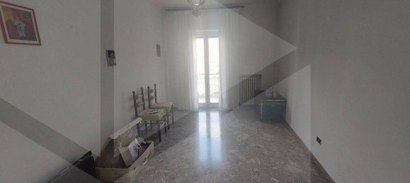 Imóvel comercial de 4 divisões em Triggiano, Italy N.º 21693 20