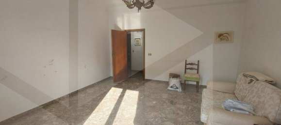 Imóvel comercial de 4 divisões em Triggiano, Italy N.º 21693 29