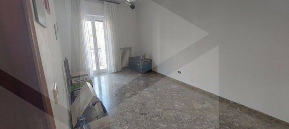 Imóvel comercial de 4 divisões em Triggiano, Italy N.º 21693 19