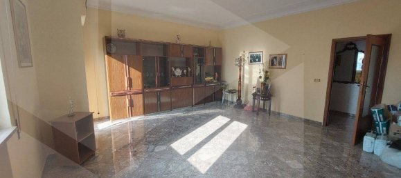 Imóvel comercial de 4 divisões em Triggiano, Italy N.º 21693 4