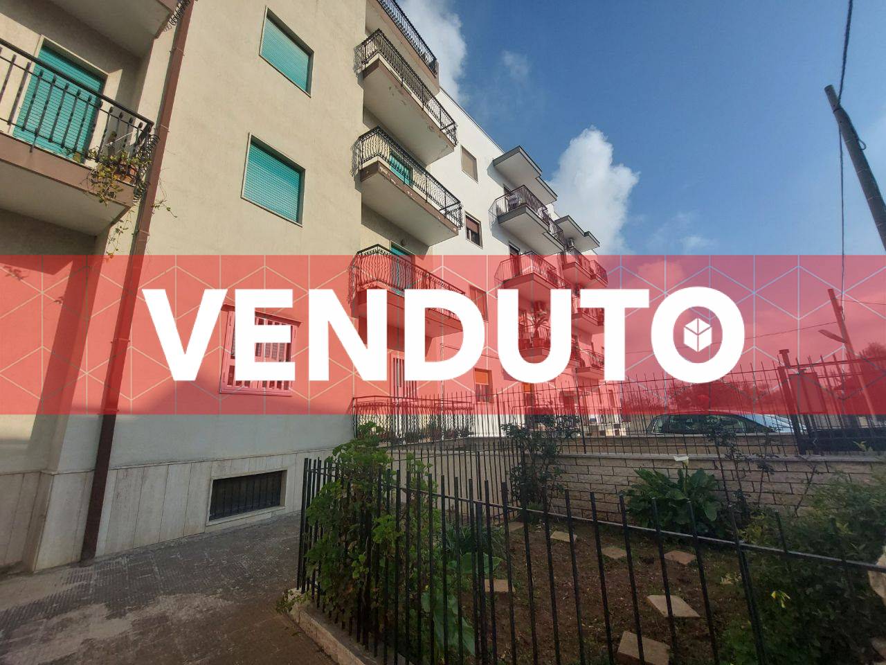 Imóvel comercial de 4 divisões em Triggiano, Italy N.º 21693