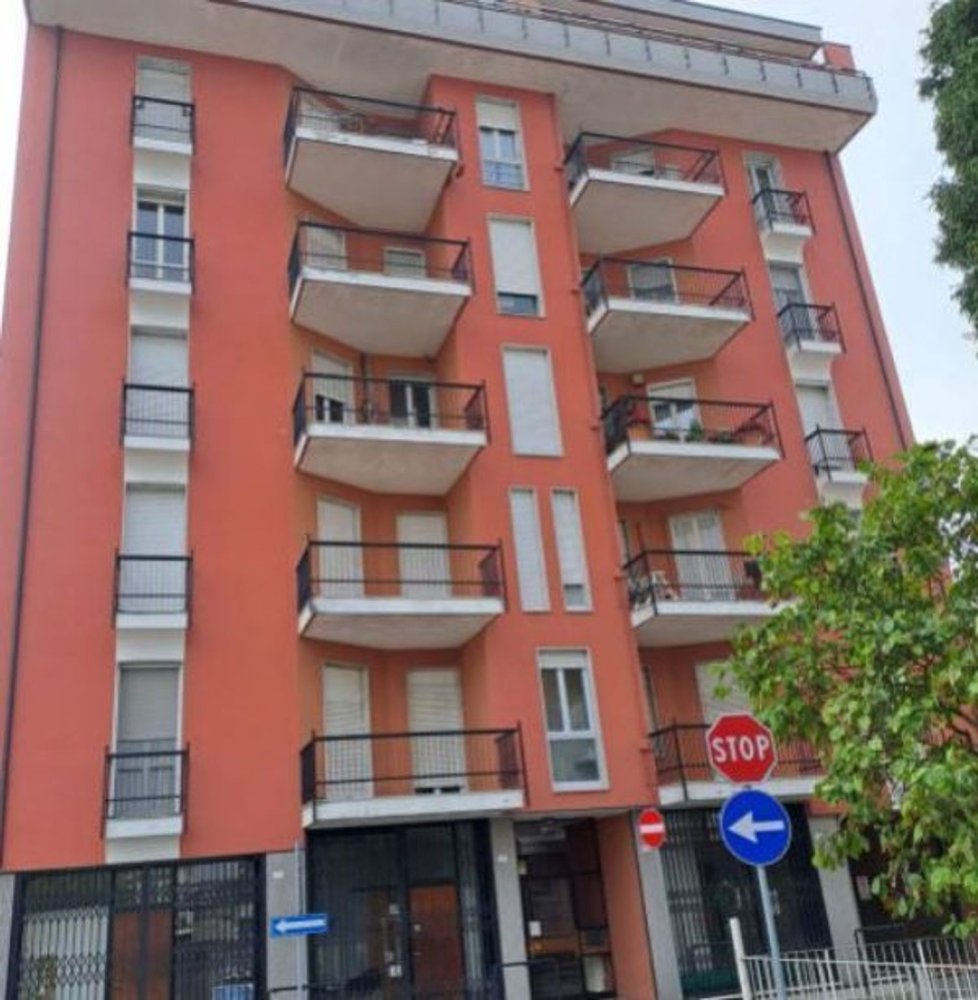 2 rooms Apartment in Sannazzaro de' Burgondi, Italy No. 168313