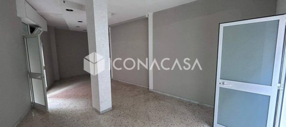 1-salle Propriété commerciale à Bitonto, Italy No. 21219 4