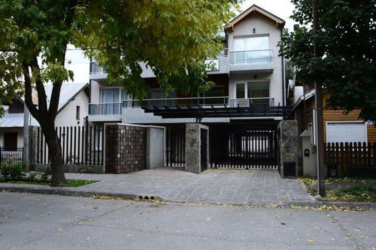 2 bedrooms House in Neuquen, Argentina No. 3834