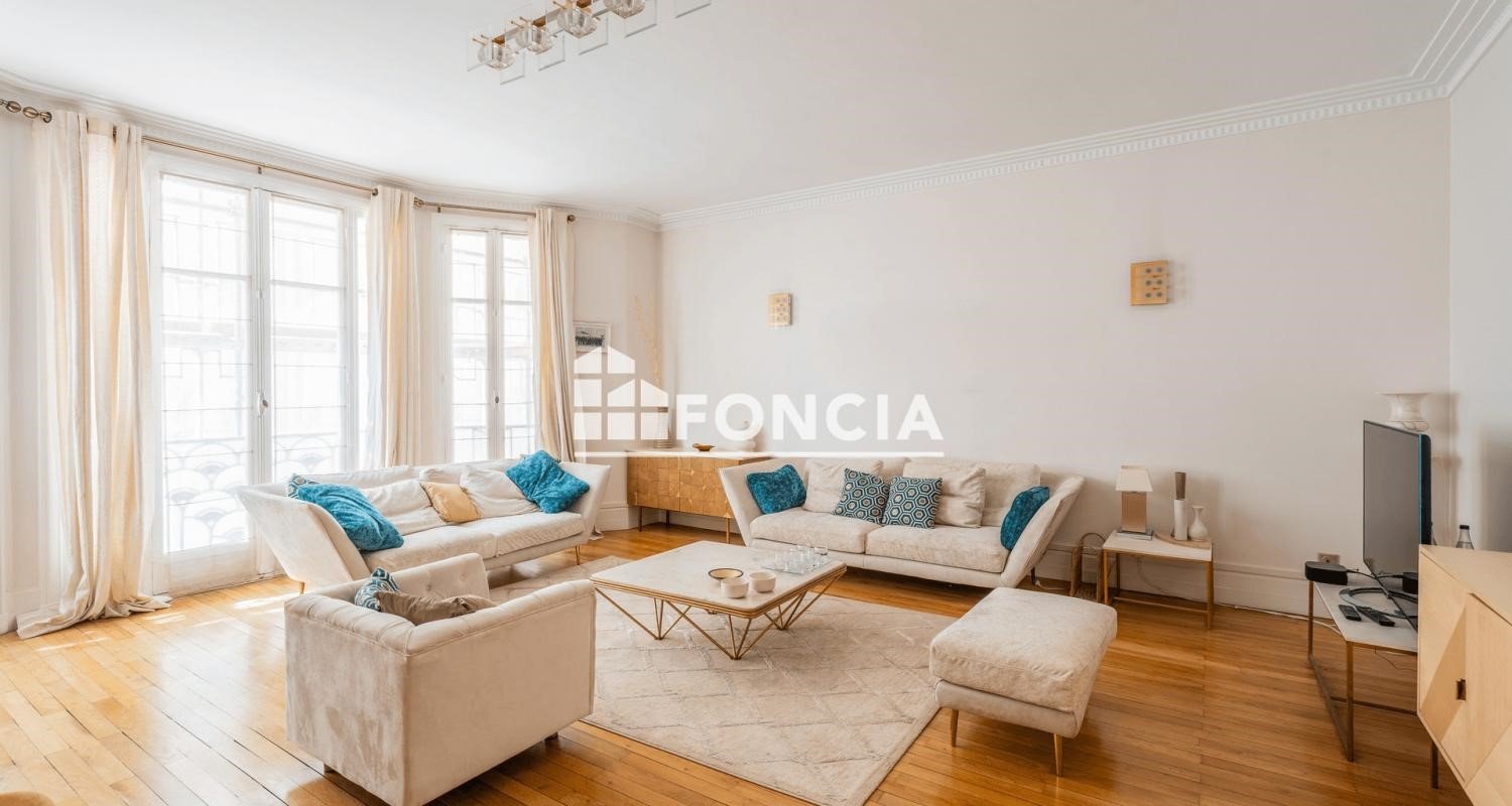 Квартира с 4 спальнями в Париж, Франция № 347323