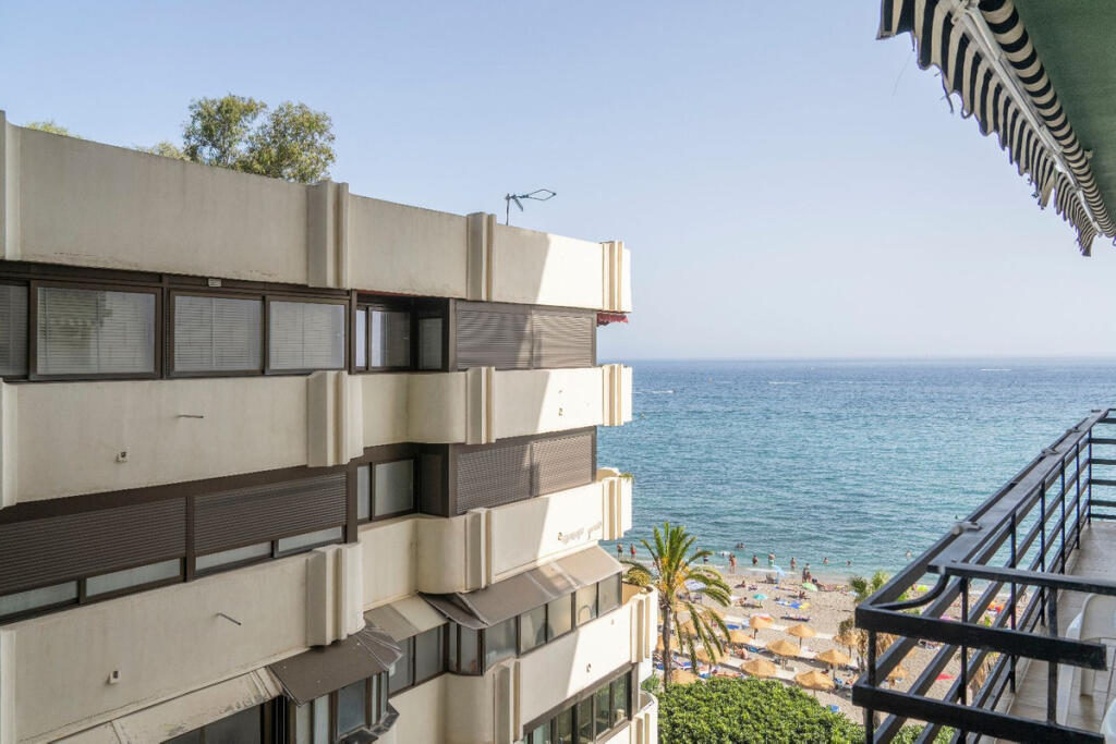 1 bedroom Apartment in Marbella, Spain No. 190815