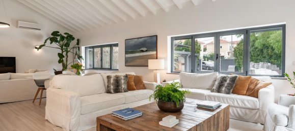 3 bedrooms Villa in Cascais, Portugal No. 104978 2