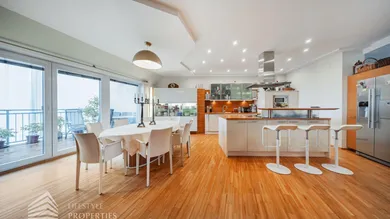 5 rooms Penthouse in Mariahilf, Austria No. 255345