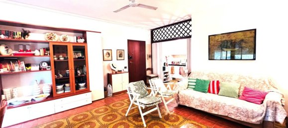 4 rooms Apartment in Massa, Italy No. 63174 3