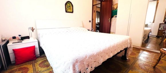 4 rooms Apartment in Massa, Italy No. 63174 8