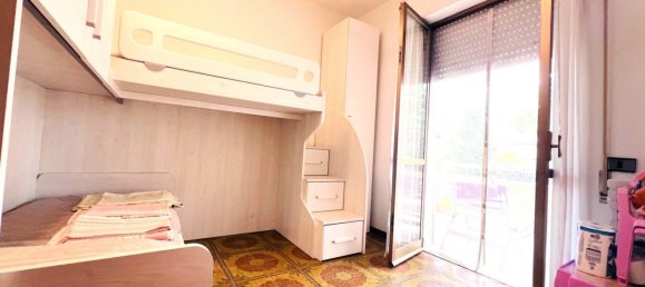 4 rooms Apartment in Massa, Italy No. 63174 11