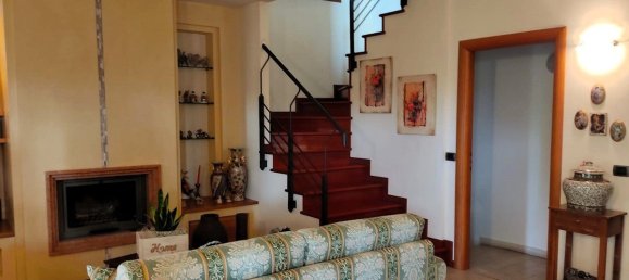 3 Schlafzimmer Haus in Sant'Angelo in Vado, Italy, Nr. 329489 9