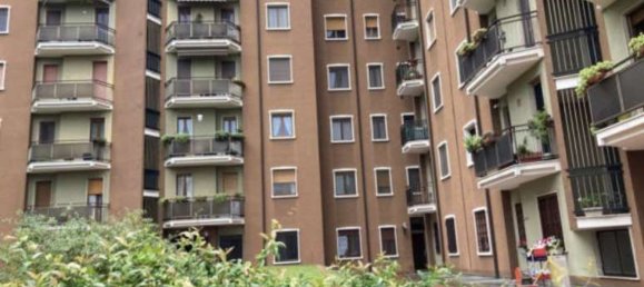 Apartamento de 2 habitaciónes en Trezzano sul Naviglio, Italy No. 6305 2