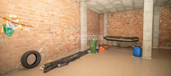 133m² Commercial property in Linares, Spain No. 167352 11