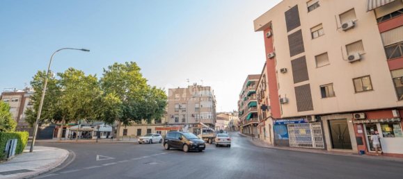 133m² Commercial property in Linares, Spain No. 167352 17