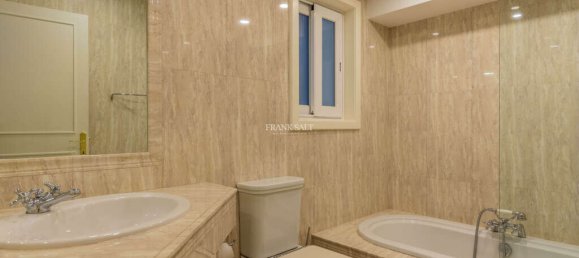 3 bedrooms Penthouse in Sliema, Malta No. 9093 24