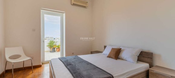 3 bedrooms Penthouse in Sliema, Malta No. 9093 37