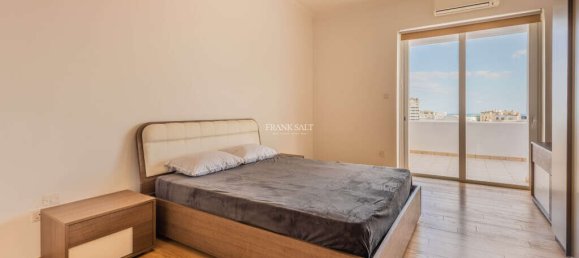 3 bedrooms Penthouse in Sliema, Malta No. 9093 26