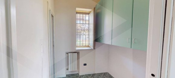 3 rooms Apartment in Pomigliano d'Arco, Italy No. 24043 18