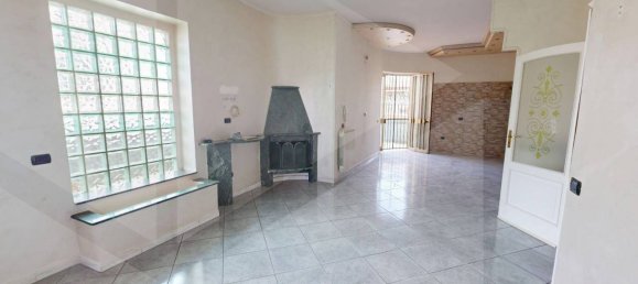 3 rooms Apartment in Pomigliano d'Arco, Italy No. 24043 7