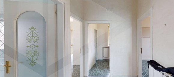 3 rooms Apartment in Pomigliano d'Arco, Italy No. 24043 5