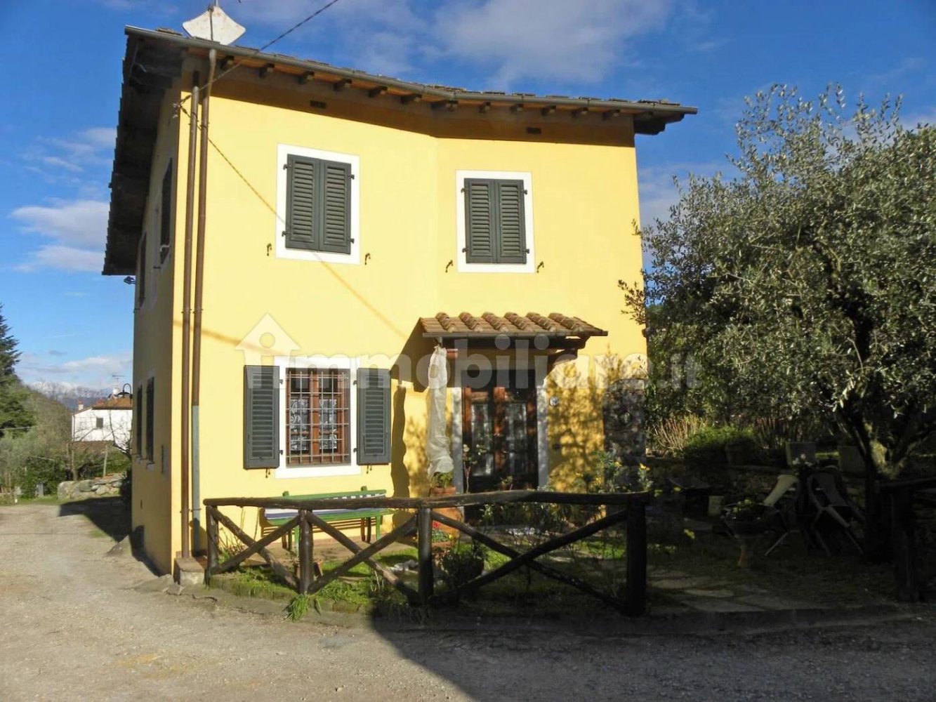 4 bedrooms Villa in Capannori, Italy No. 330082
