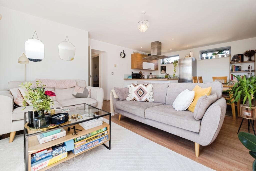 2 bedrooms Apartment in East Ham, United Kingdom No. 11448