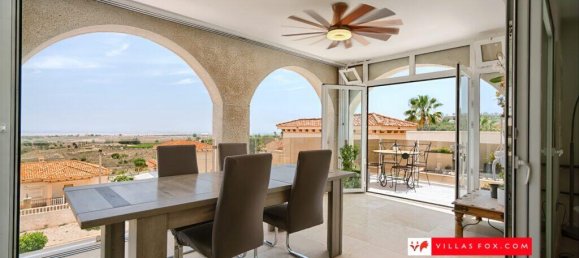 5 bedrooms Villa in San Miguel de Salinas, Spain No. 246017 4