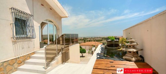 5 bedrooms Villa in San Miguel de Salinas, Spain No. 246017 9