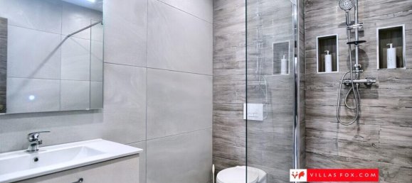 5 bedrooms Villa in San Miguel de Salinas, Spain No. 246017 10