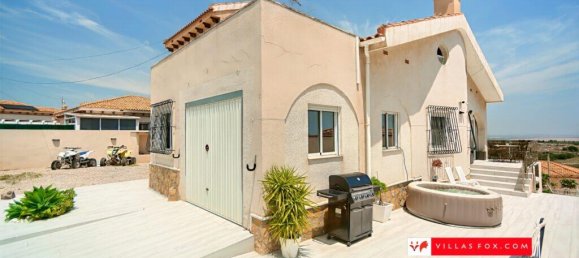 5 bedrooms Villa in San Miguel de Salinas, Spain No. 246017 3